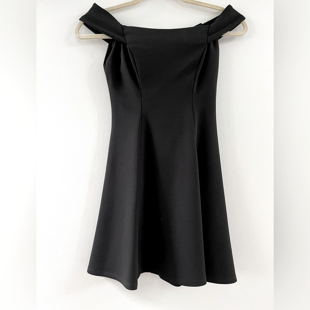 Macys TeezeMe Womens Mini off the shoulder black dress